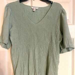 Cute NineWest fitted shirt
